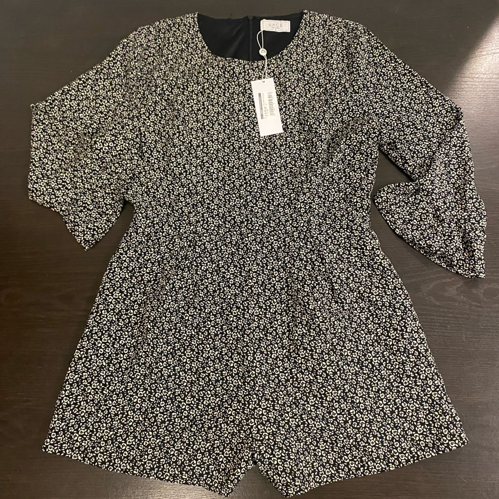 Womens Sage the Label Navy Floral Romper.Size medium